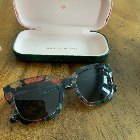 Kate Spade Floral Pattern Sunglasses with Pink and Green Case - Picture 2 of 5